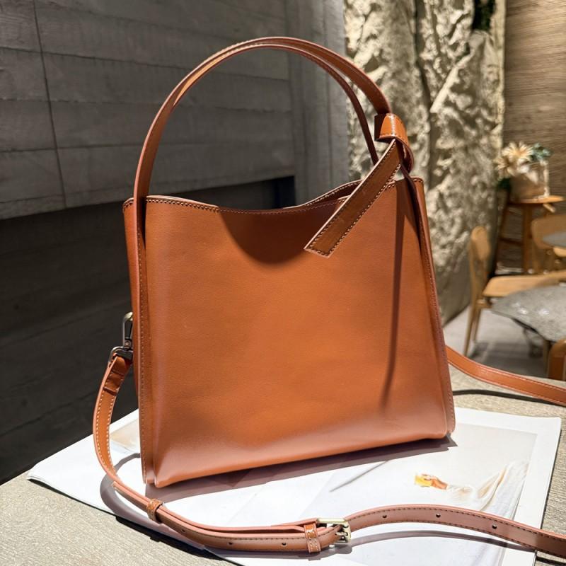 Advanced Retro Women s Bag Genuine Leather Crossbody Handbag Vegetable Tanned Cowhide Bucket Commuting Small Square
Advanced Retro Women s Bag Genuine Leather Crossbody Handbag Vegetable Tanned Cowhide Bucket Commuting Small Square