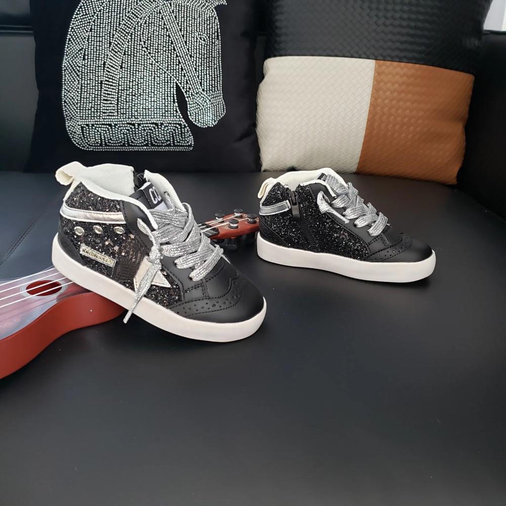 Autumn Kids Genuine Leather Sparkly Mid Top Sneakers Unisex Casual Flat Skate Shoes for Boys and Girls 37
Autumn Kids Genuine Leather Sparkly Mid Top Sneakers Unisex Casual Flat Skate Shoes for Boys and Girls 37
