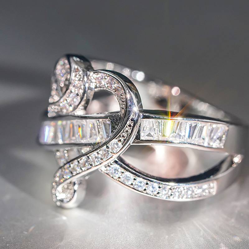 Huitan Delicate Heart Shaped Women Ring Fashion Cross Design Party Accessories Copper Color with Bright CZ Noble Zircon Gift 10
Huitan Delicate Heart Shaped Women Ring Fashion Cross Design Party Accessories Copper Color with Bright CZ Noble Zircon Gift 10