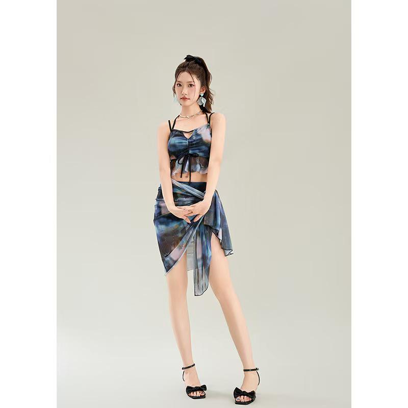 Women s High-End Three-Piece Bikini Set with Cover-Up and Boyleg for Beach or Hot Spring One size for wholesale (40-65 kg)
Women s High-End Three-Piece Bikini Set with Cover-Up and Boyleg for Beach or Hot Spring One size for wholesale (40-65 kg)