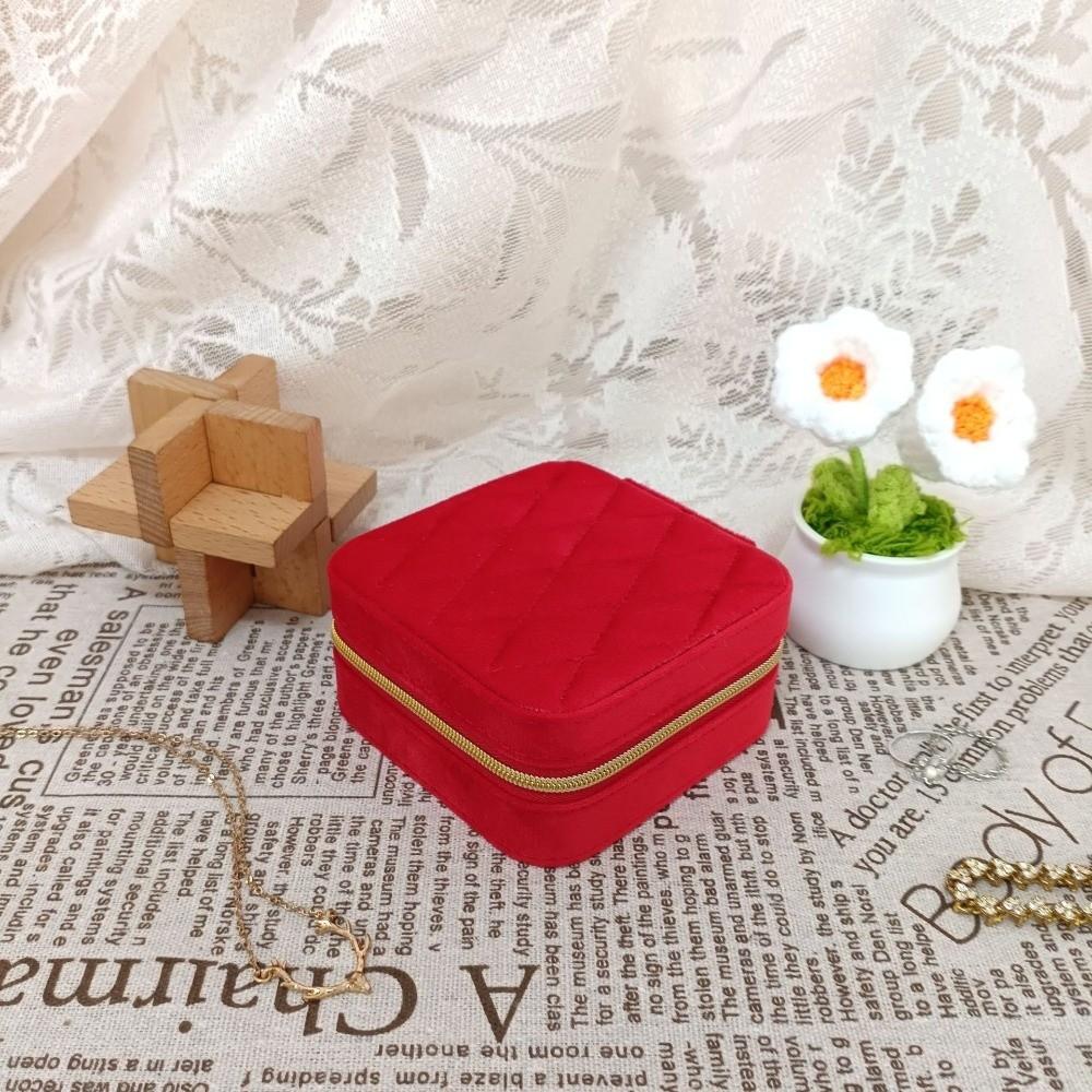 Portable Velvet Jewelry Box Zipper Closure Velvet Jewelry Organizer Travel Jewelry Box Ring Earrings Necklace Organizer красный
Portable Velvet Jewelry Box Zipper Closure Velvet Jewelry Organizer Travel Jewelry Box Ring Earrings Necklace Organizer красный
