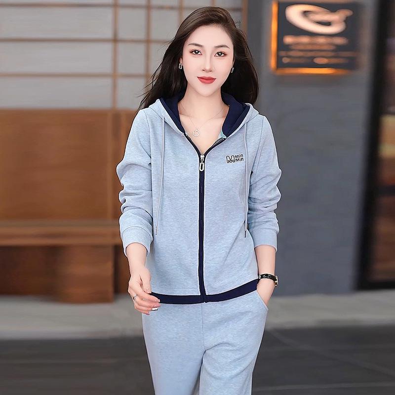 2025 Women s Spring-Autumn Sporty Cardigan & Hooded Sweatshirt Set – Mother s Day Stylish, Age-Reversing Casual Wear 2XL for 110-120 lbs
2025 Women s Spring-Autumn Sporty Cardigan & Hooded Sweatshirt Set – Mother s Day Stylish, Age-Reversing Casual Wear 2XL for 110-120 lbs