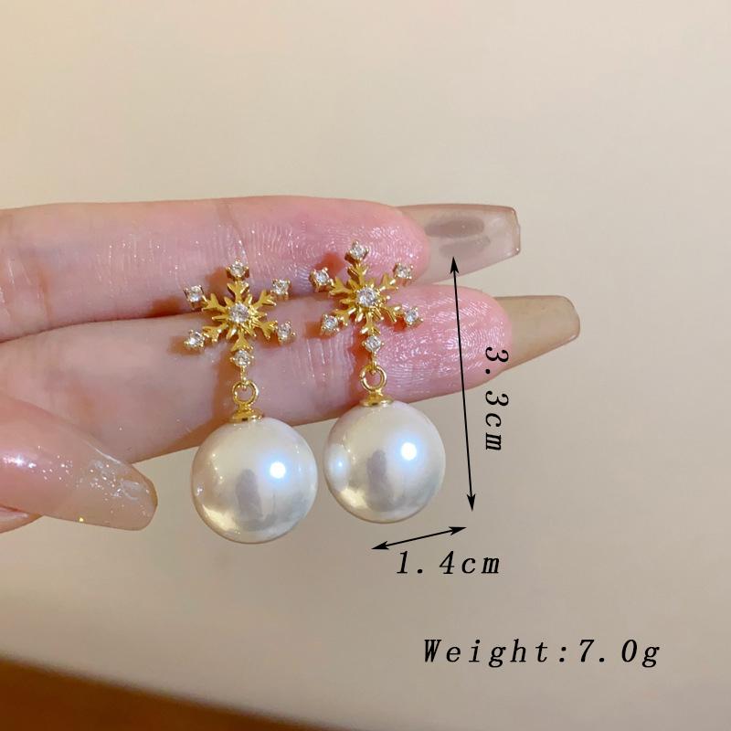 Trendy Crystal Snowflake Drop Earrings for Women Wedding Party Elegant Zircon Golden Retro Imitation Pearl Dangle Earrings
Trendy Crystal Snowflake Drop Earrings for Women Wedding Party Elegant Zircon Golden Retro Imitation Pearl Dangle Earrings
