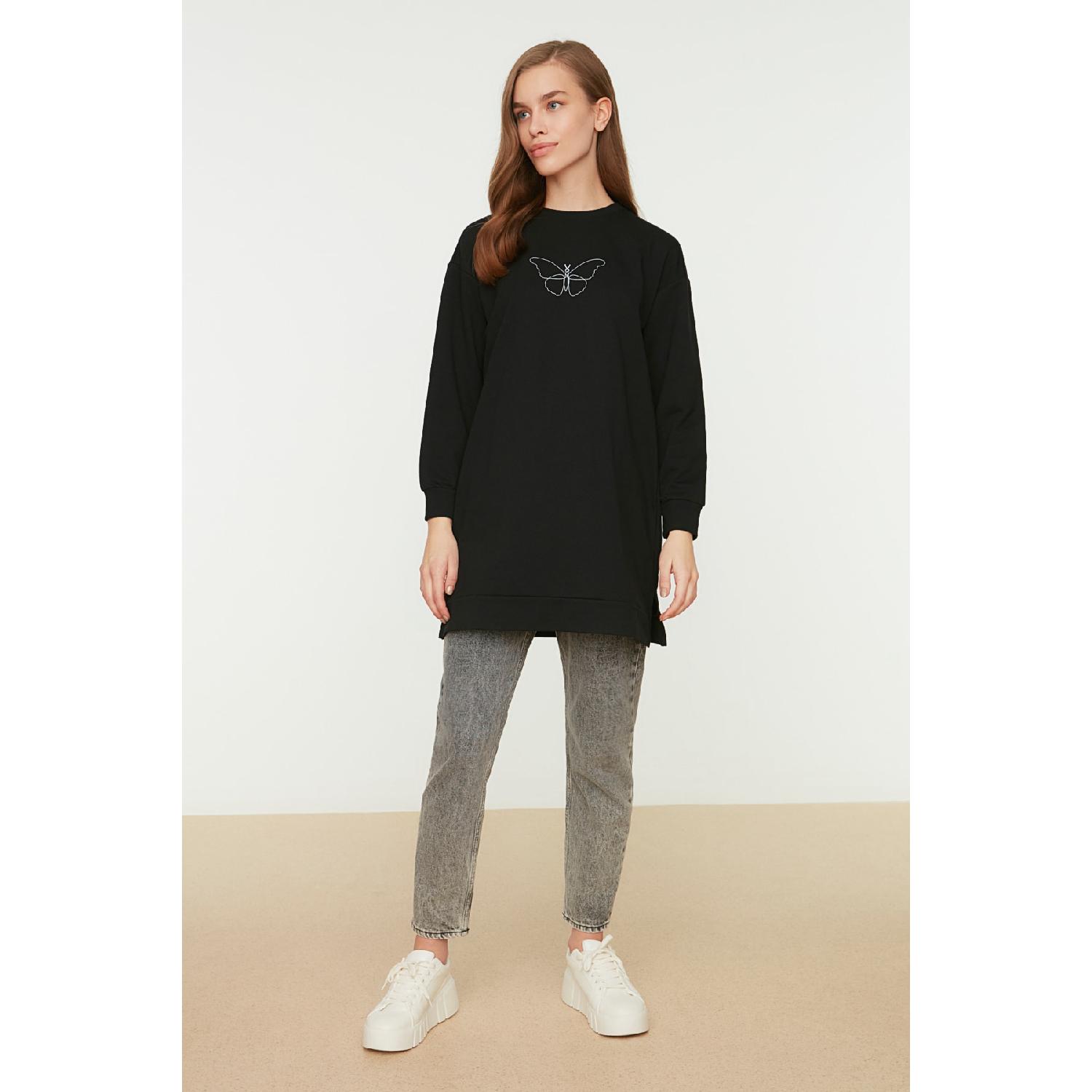 Черный вязаный свитшот с круглым вырезом и разрезом с детальным принтом Tctaw22tw0193
Черный вязаный свитшот с круглым вырезом и разрезом с детальным принтом Tctaw22tw0193