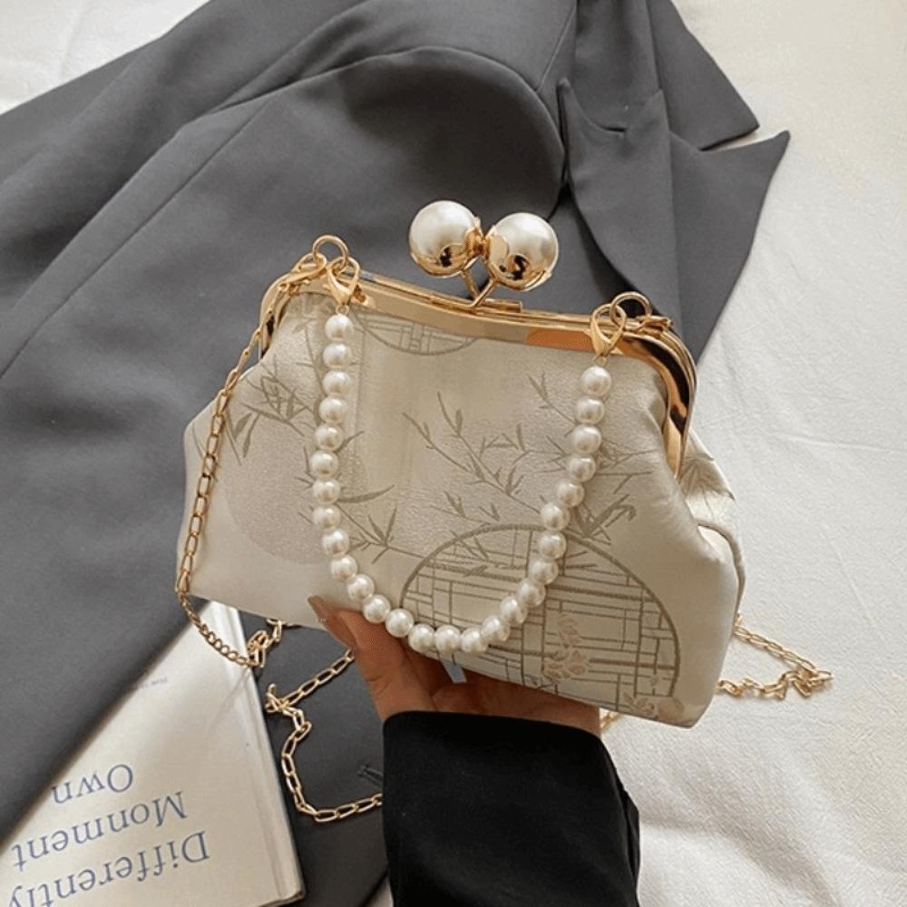 Faux Pearl Chain Chinese Style Kiss Lock Handbag Vintage Evening Purse Silk Clutch Bag Daily Use білий
Faux Pearl Chain Chinese Style Kiss Lock Handbag Vintage Evening Purse Silk Clutch Bag Daily Use білий