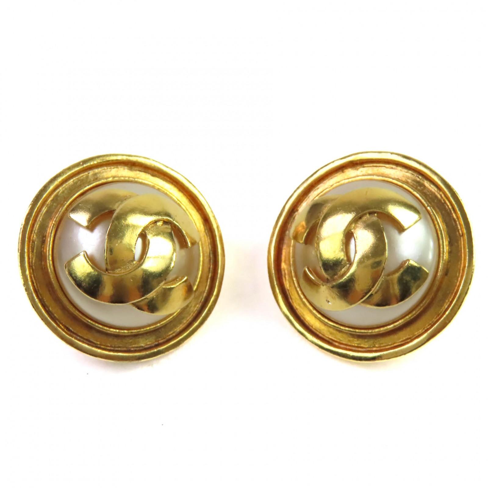 CHANEL Earring COCO Mark Faux Pearl Round Earrings (for both ears) gold 95P Used
CHANEL Earring COCO Mark Faux Pearl Round Earrings (for both ears) gold 95P Used