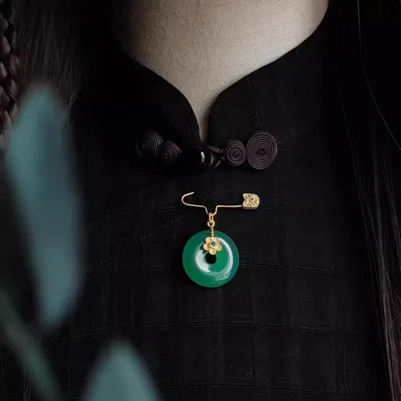 Classic Simple vintage Crystal Flower Broche Natural Hotan Jade Green Round Brooches for Women Banquet Jewelry
Classic Simple vintage Crystal Flower Broche Natural Hotan Jade Green Round Brooches for Women Banquet Jewelry