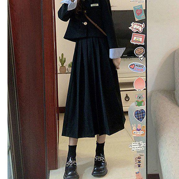 Women’s College Style Black Suit Set: New Spring Arrival Jacket & Skirt Two-Piece for Petite Figures L 110-125 lbs
Women’s College Style Black Suit Set: New Spring Arrival Jacket & Skirt Two-Piece for Petite Figures L 110-125 lbs