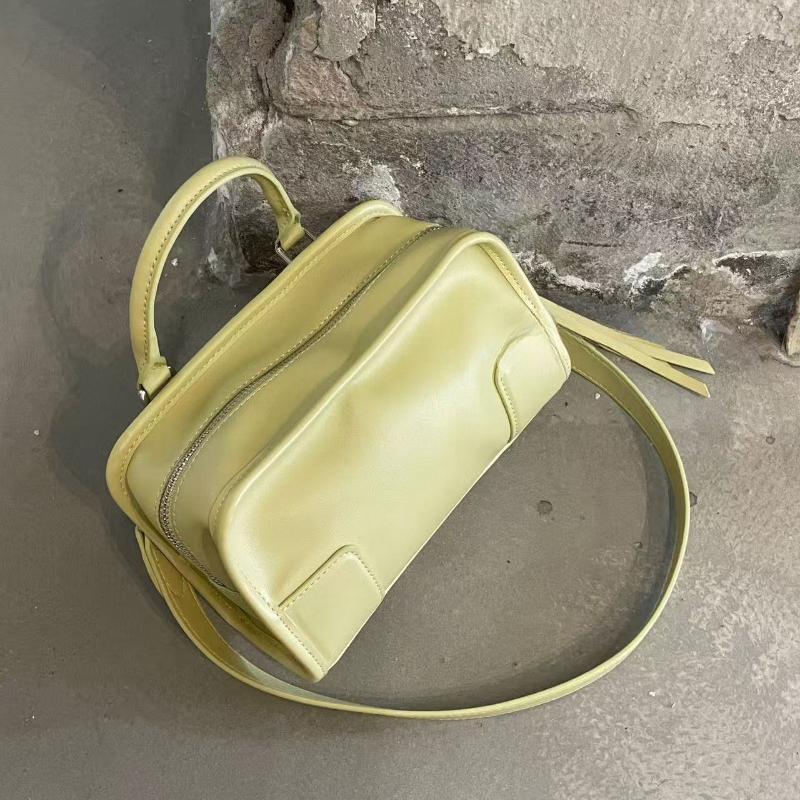 Black Leather Square Tote Bag Women s 2026 New High-End Lightweight Luxury Single Shoulder Crossbody Bag Summer Fashi жовтий
Black Leather Square Tote Bag Women s 2026 New High-End Lightweight Luxury Single Shoulder Crossbody Bag Summer Fashi жовтий