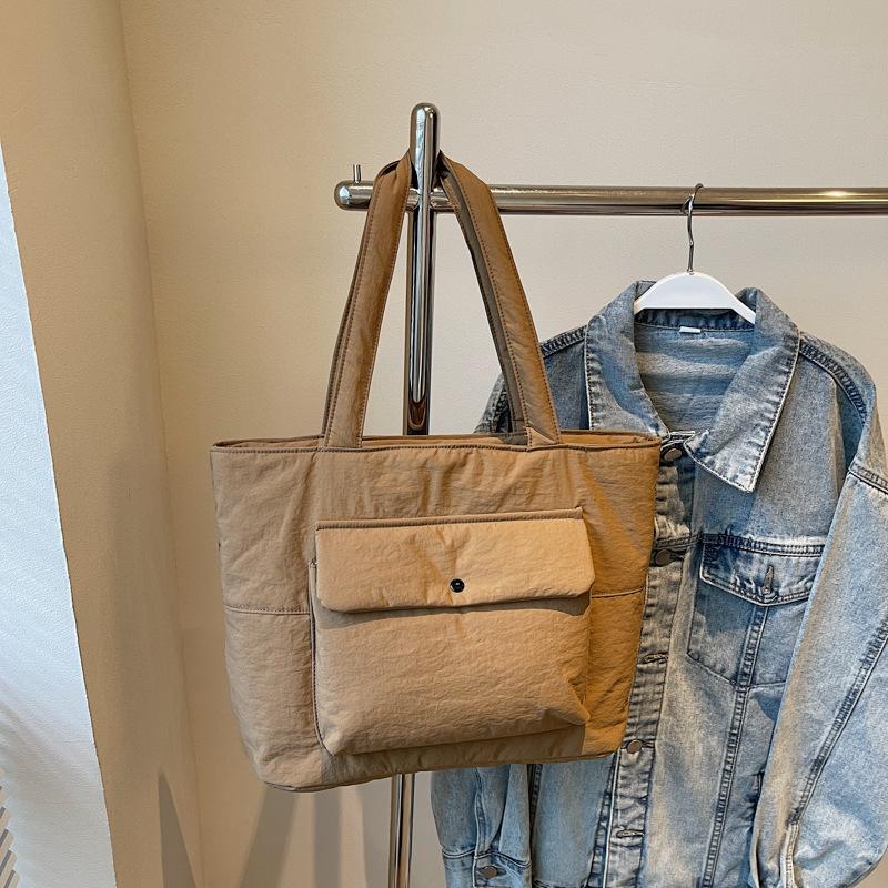 Сумка-тоут большой вместимости, женская популярная новая простая повседневная текстурная сумка через плечо, холщовая сумка для колледжа для занятий хаки
Сумка-тоут большой вместимости, женская популярная новая простая повседневная текстурная сумка через плечо, холщовая сумка для колледжа для занятий хаки