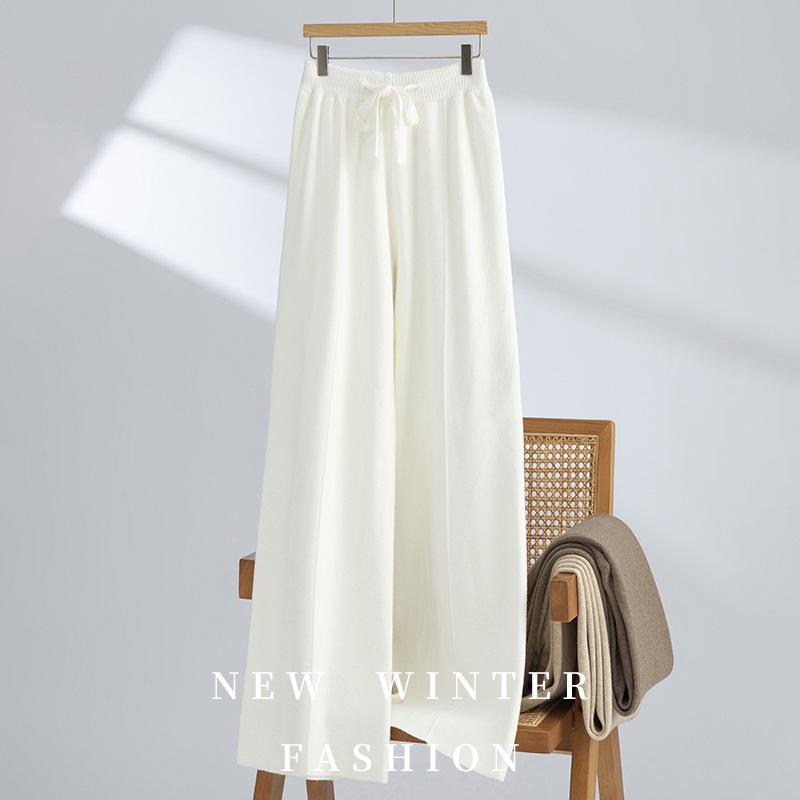 Autumn/Winter Women s Soft Velvet Elastic Waist Pants - Classic Solid Color, Comfortable Center Seam, Versatile Drape, Long Length. XL
Autumn/Winter Women s Soft Velvet Elastic Waist Pants - Classic Solid Color, Comfortable Center Seam, Versatile Drape, Long Length. XL