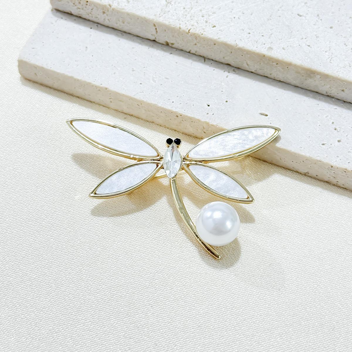 Жіноча креативна брошка, темпераментний невеликий корсаж із ароматною бабкою, елітна розкішна та універсальна модна шпилька
Жіноча креативна брошка, темпераментний невеликий корсаж із ароматною бабкою, елітна розкішна та універсальна модна шпилька