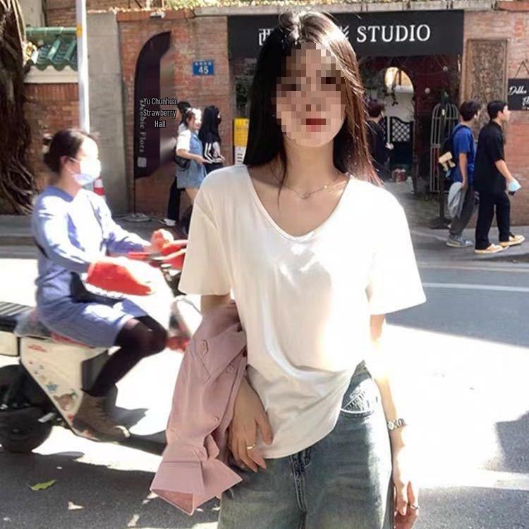 2025 Women s V-Neck Casual Loose-Fit Solid Color Short-Sleeved Top in Slimming Milk Silk Extra Large
2025 Women s V-Neck Casual Loose-Fit Solid Color Short-Sleeved Top in Slimming Milk Silk Extra Large