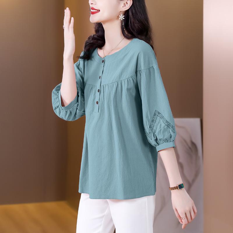 Летняя новая рубашка с короткими рукавами и застежкой на пять точек, свободная вышивка и тонкий повседневный свитер для мам среднего возраста 3XL синий
Летняя новая рубашка с короткими рукавами и застежкой на пять точек, свободная вышивка и тонкий повседневный свитер для мам среднего возраста 3XL синий
