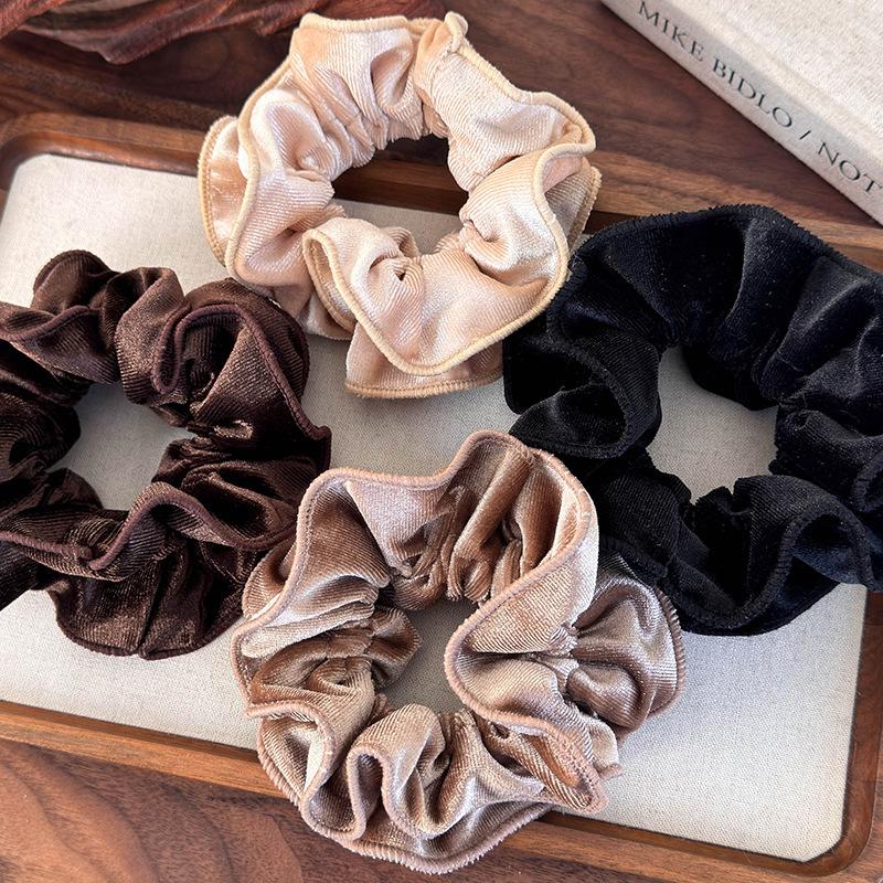 Autumn Winter Solid Color Velvet Ruffles Hair Scrunchies Headbands for Womens Temperament Hair Rope Female Rubber Band Headdress
Autumn Winter Solid Color Velvet Ruffles Hair Scrunchies Headbands for Womens Temperament Hair Rope Female Rubber Band Headdress