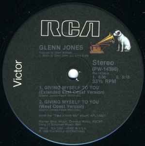 12inch Record GLENN JONES - Giving Myself To You PW14396 RCA Victor 1986 US Soul/Funk Used
12inch Record GLENN JONES - Giving Myself To You PW14396 RCA Victor 1986 US Soul/Funk Used