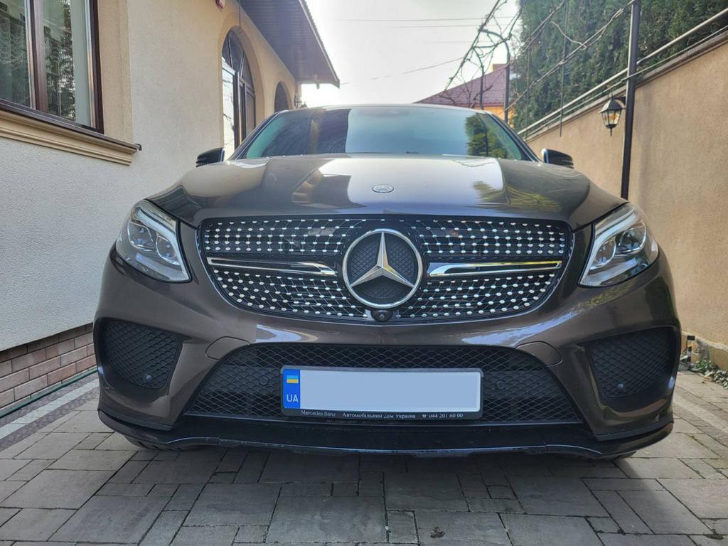 Тюнинг решетка радиатора (Diamond Silver) С местом под камеру для Mercedes GLE coupe C292 2015-2019 гг
Тюнинг решетка радиатора (Diamond Silver) С местом под камеру для Mercedes GLE coupe C292 2015-2019 гг