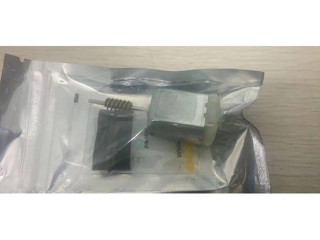 Мотор замка двери Smart451 для моделей 4517200435/4517200535
Мотор замка двери Smart451 для моделей 4517200435/4517200535