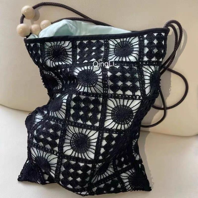 Handwoven bag crochet retro wool knitted tote bag underarm bag fashionable versatile single shoulder messenger small bag women
Handwoven bag crochet retro wool knitted tote bag underarm bag fashionable versatile single shoulder messenger small bag women
