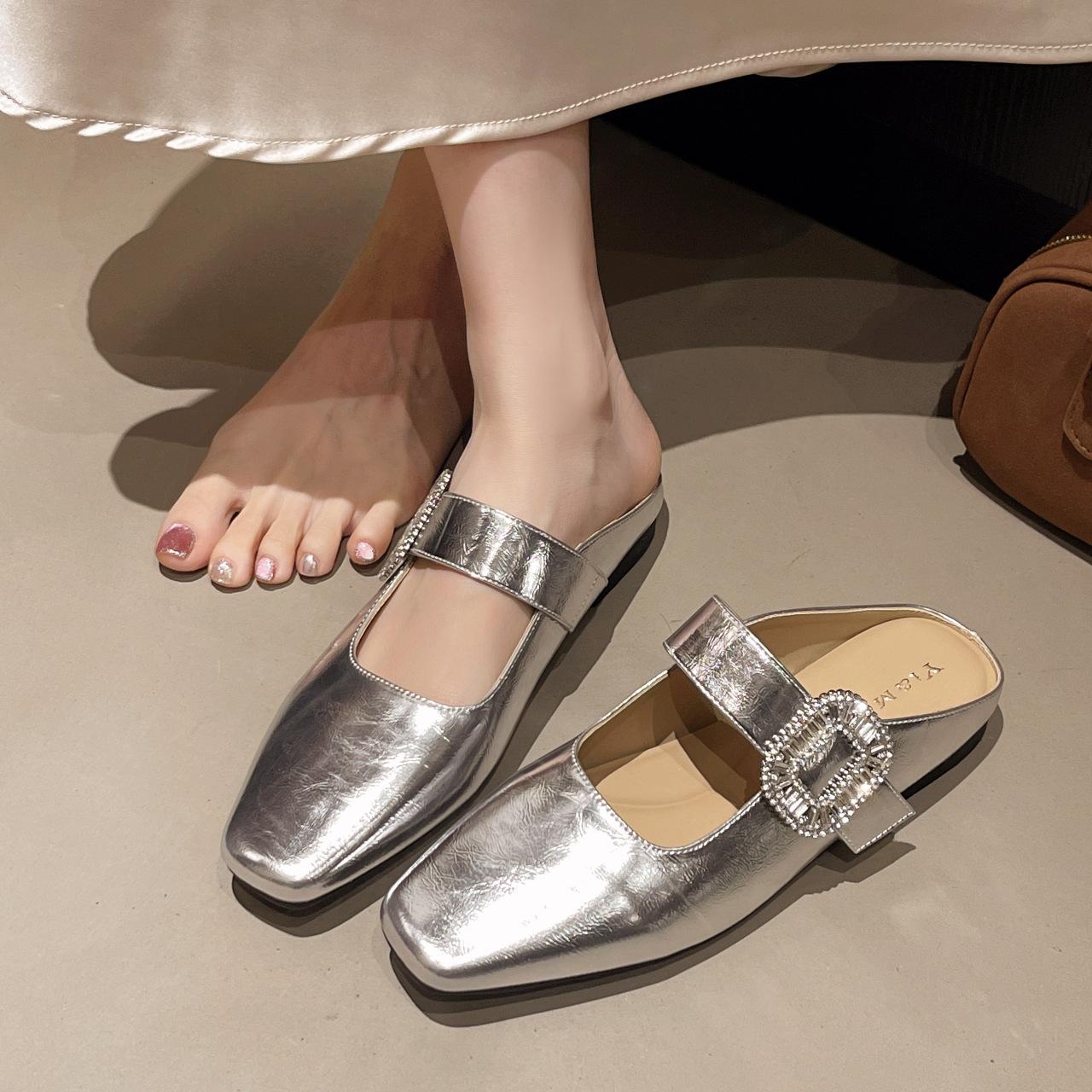 Slippers Women Summer Shoes Pantofle Slides Low Square Toe 2026 Soft Hoof Heels PU Fabric Silk Rubber Shoes Square Toe Slippers 40 срібний
Slippers Women Summer Shoes Pantofle Slides Low Square Toe 2026 Soft Hoof Heels PU Fabric Silk Rubber Shoes Square Toe Slippers 40 срібний