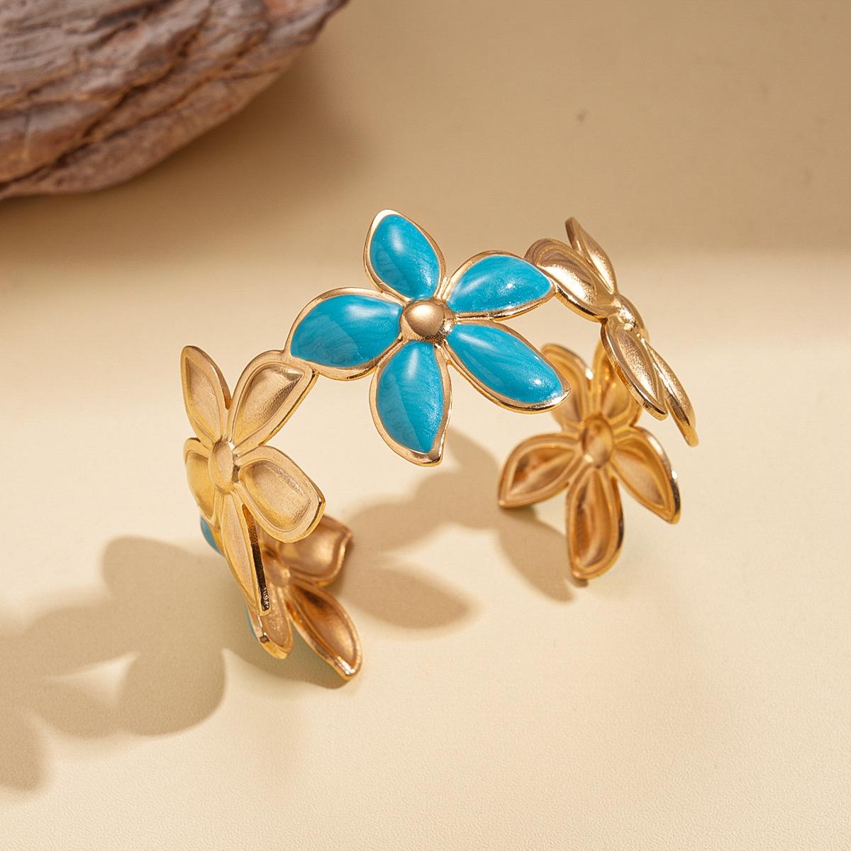 European and American stainless steel dripping flower geometric opening bracelet retro niche jewelry
European and American stainless steel dripping flower geometric opening bracelet retro niche jewelry
