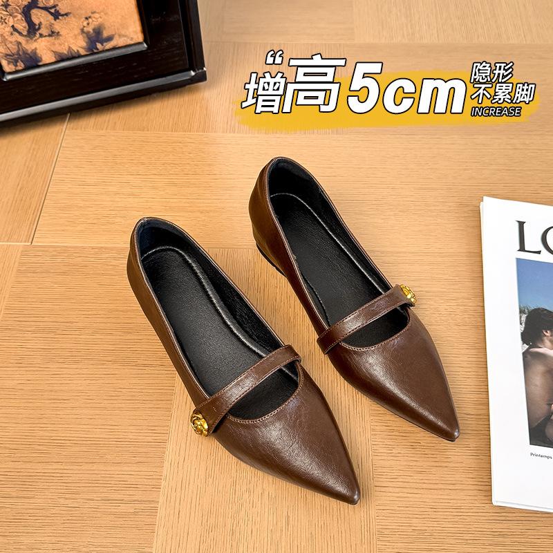 Осенние остроносые туфли-лодочки женские с мелким вырезом, на скрытой платформе, на мягкой подошве, нескользящие, маленьких размеров, женская обувь 33
Осенние остроносые туфли-лодочки женские с мелким вырезом, на скрытой платформе, на мягкой подошве, нескользящие, маленьких размеров, женская обувь 33