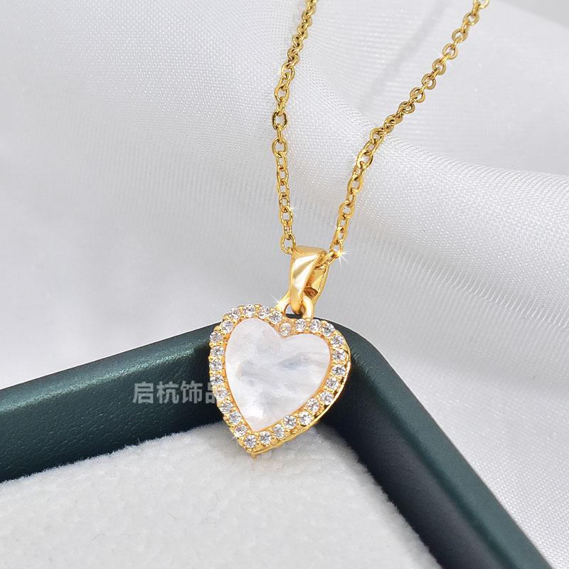 The Same Titanium Steel Black And White Double-Sided Love Necklace Women S Trend Versatile Micro-Inlaid Zircon Fritillary Heart-Shaped Clavicle Chain
The Same Titanium Steel Black And White Double-Sided Love Necklace Women S Trend Versatile Micro-Inlaid Zircon Fritillary Heart-Shaped Clavicle Chain