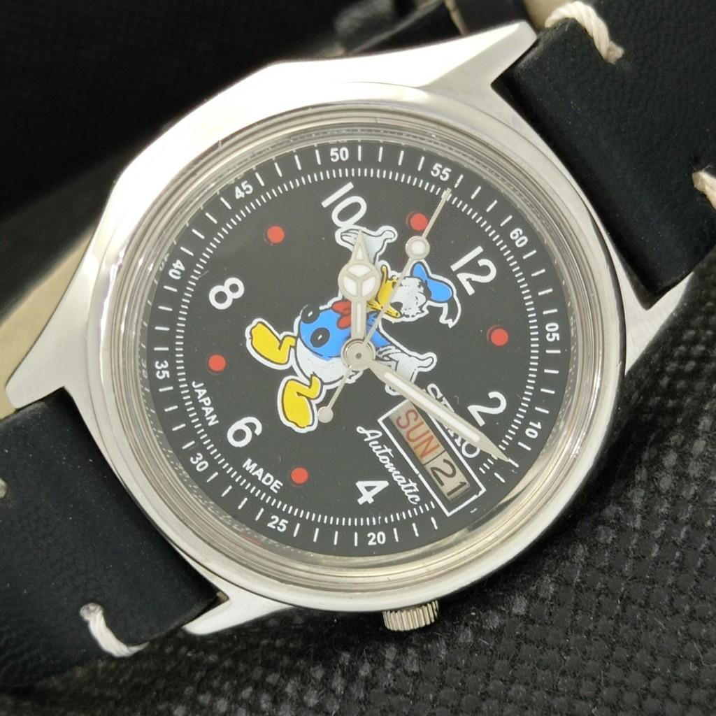 USED VINTAGE SEIKO CARTOON DIAL AUTO 7009A JAPAN MENS BLACK WATCH 583b-a306451-2 SKU583b-a306451
USED VINTAGE SEIKO CARTOON DIAL AUTO 7009A JAPAN MENS BLACK WATCH 583b-a306451-2 SKU583b-a306451