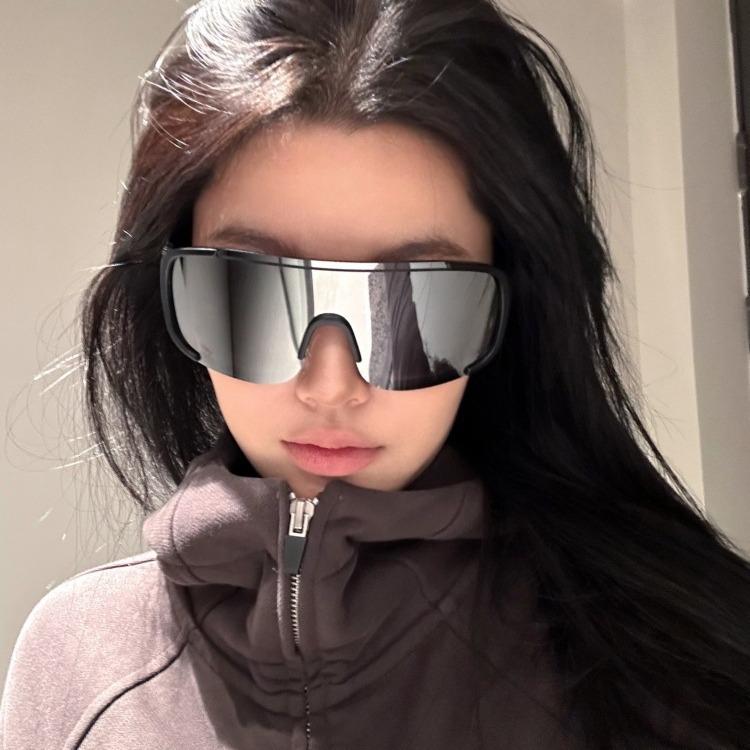Sports Sunglasses Large Frame Cycling Glasses Sun Protection Windproof Bicycle Mountaineering Skiing Sunglasses
Sports Sunglasses Large Frame Cycling Glasses Sun Protection Windproof Bicycle Mountaineering Skiing Sunglasses