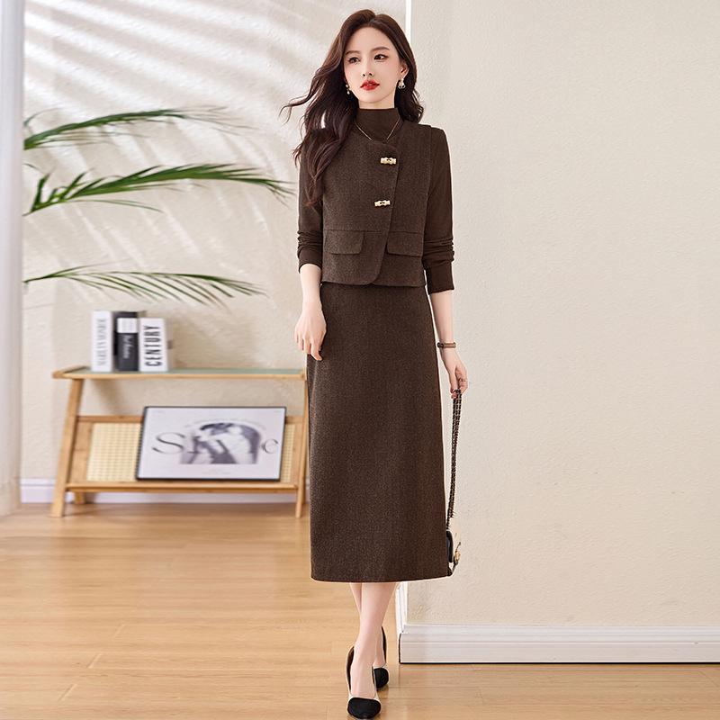 Chic Women s 2025 Winter Three-Piece Set: Fashionable Long-Sleeve Vest & Half-Body Skirt - ME5502 XL 115-125 jin серый
Chic Women s 2025 Winter Three-Piece Set: Fashionable Long-Sleeve Vest & Half-Body Skirt - ME5502 XL 115-125 jin серый