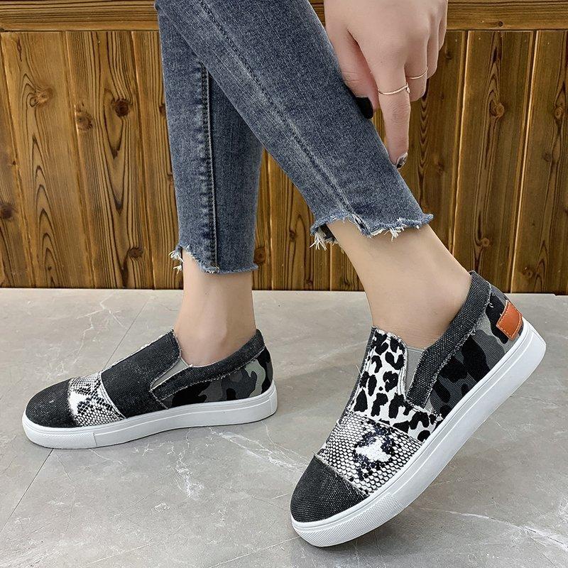 Женская обувь для трансграничной внешней торговли, осенняя повседневная парусиновая обувь больших размеров, женские мокасины со змеиным узором, туфли на платформе, подходящие по цвету 43 чёрный