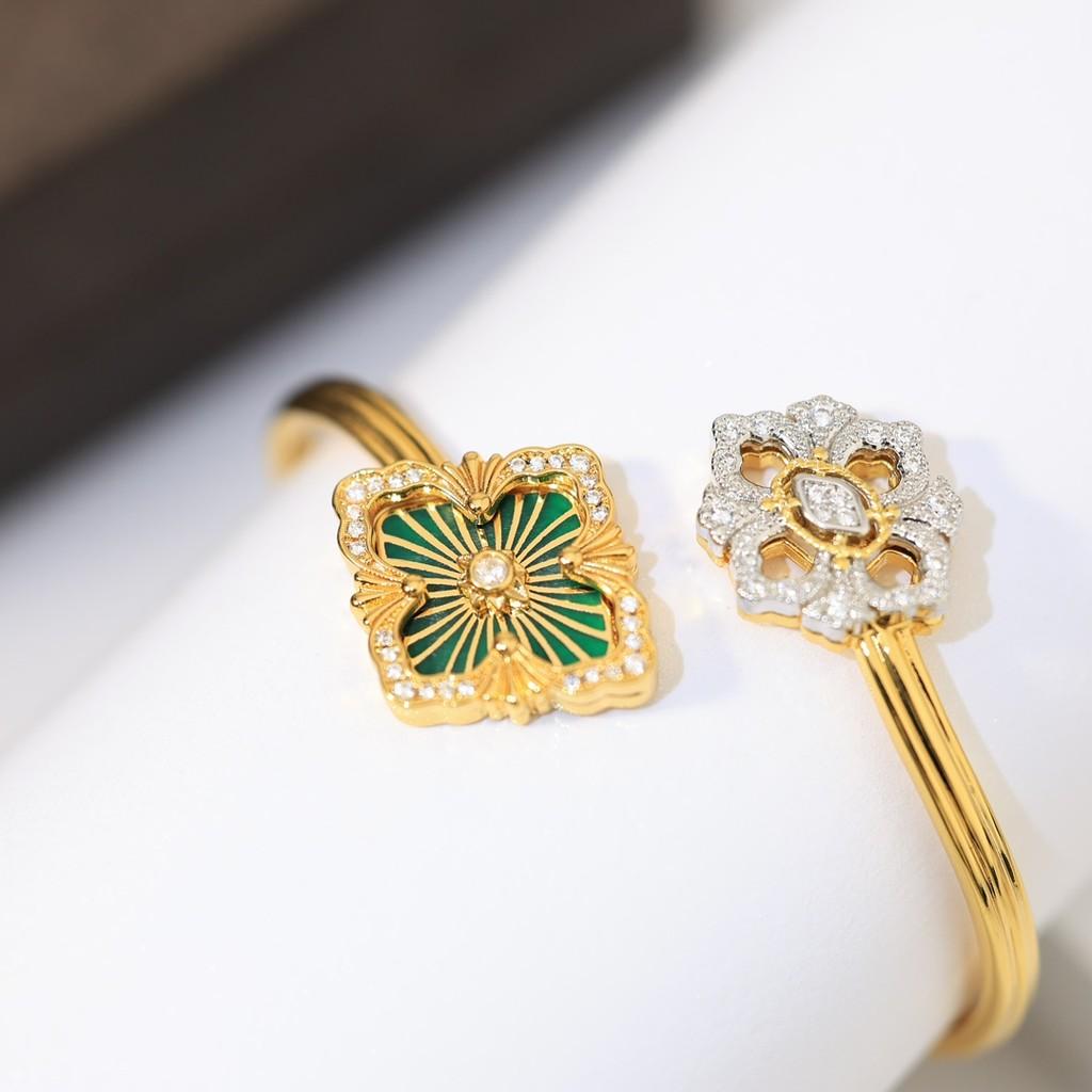 Итальянский ювелирный бренд высокого класса ретро дворцовый стиль пояс бриллиант матовый четырехлистный клевер ракушка агат нефрит браслет V золото материал
Итальянский ювелирный бренд высокого класса ретро дворцовый стиль пояс бриллиант матовый четырехлистный клевер ракушка агат нефрит браслет V золото материал