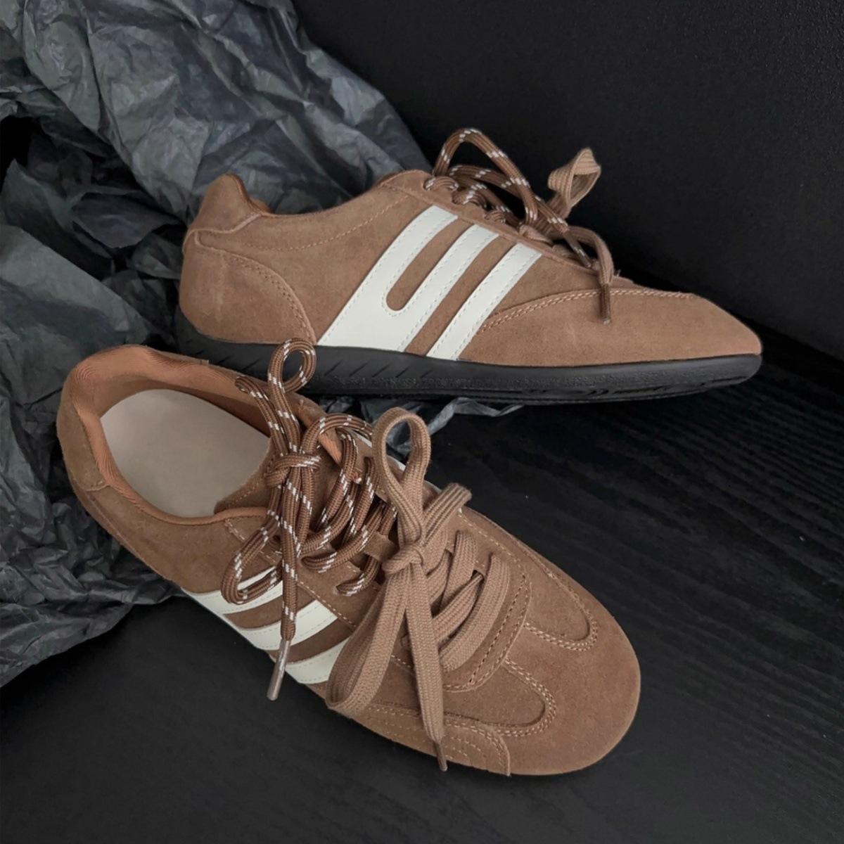 Cow velvet~ gray lace-up casual moral training shoes women s mesh splicing design sports style flat leather Forrest Gump shoes 40 коричневый
Cow velvet~ gray lace-up casual moral training shoes women s mesh splicing design sports style flat leather Forrest Gump shoes 40 коричневый