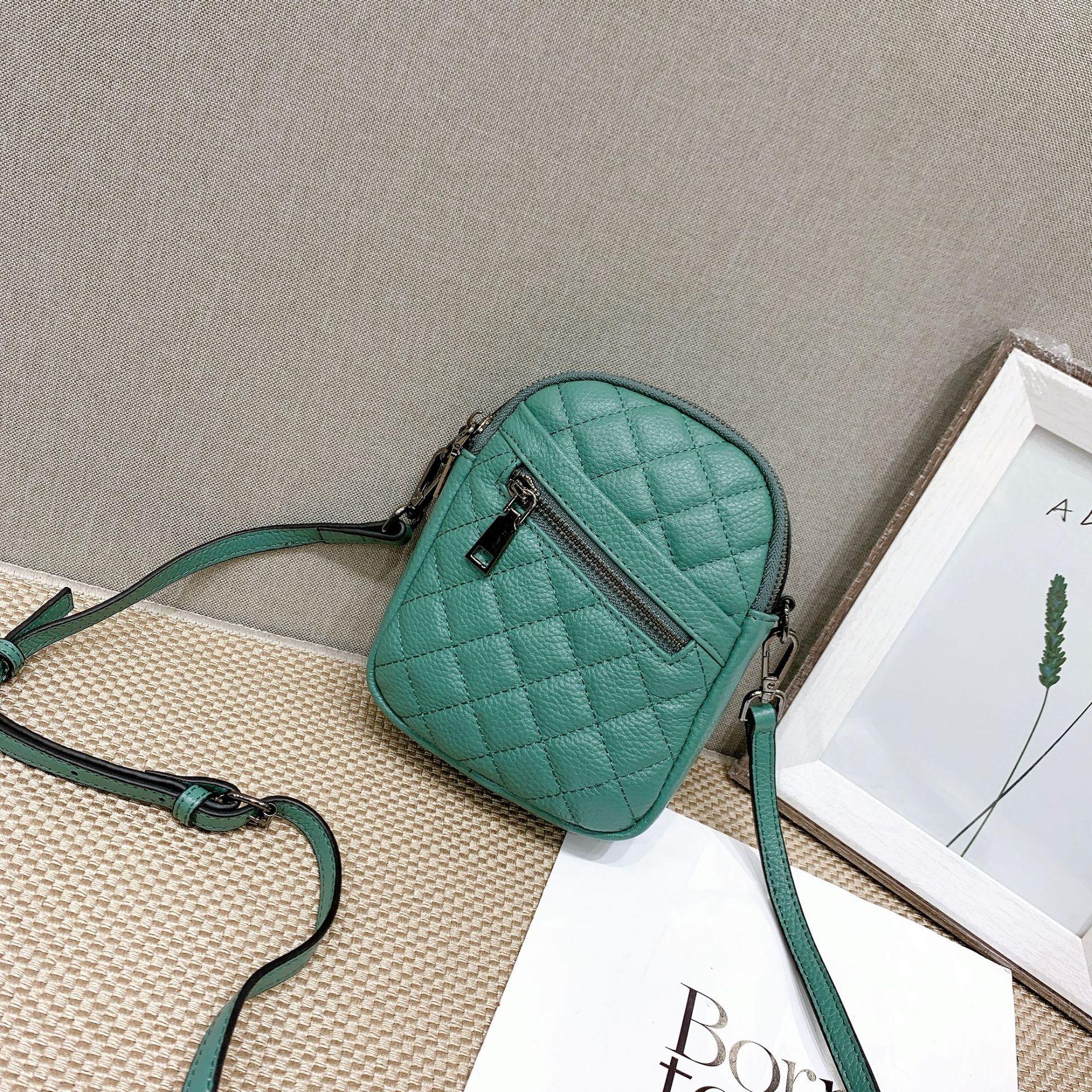 Женская сумка из коровьей кожи через плечо, женская сумка для мобильного телефона с ромбовидным узором, многосекционная контрастная сумка с возможностью смены цвета, сумка-ракушка
Женская сумка из коровьей кожи через плечо, женская сумка для мобильного телефона с ромбовидным узором, многосекционная контрастная сумка с возможностью смены цвета, сумка-ракушка