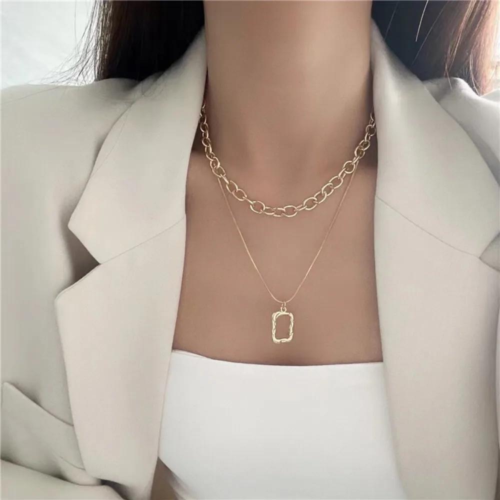Women s Double-Layered Openwork Square Geometric Stacked Clavicle Chain Delicate Engagement Jewelry Gift
Women s Double-Layered Openwork Square Geometric Stacked Clavicle Chain Delicate Engagement Jewelry Gift