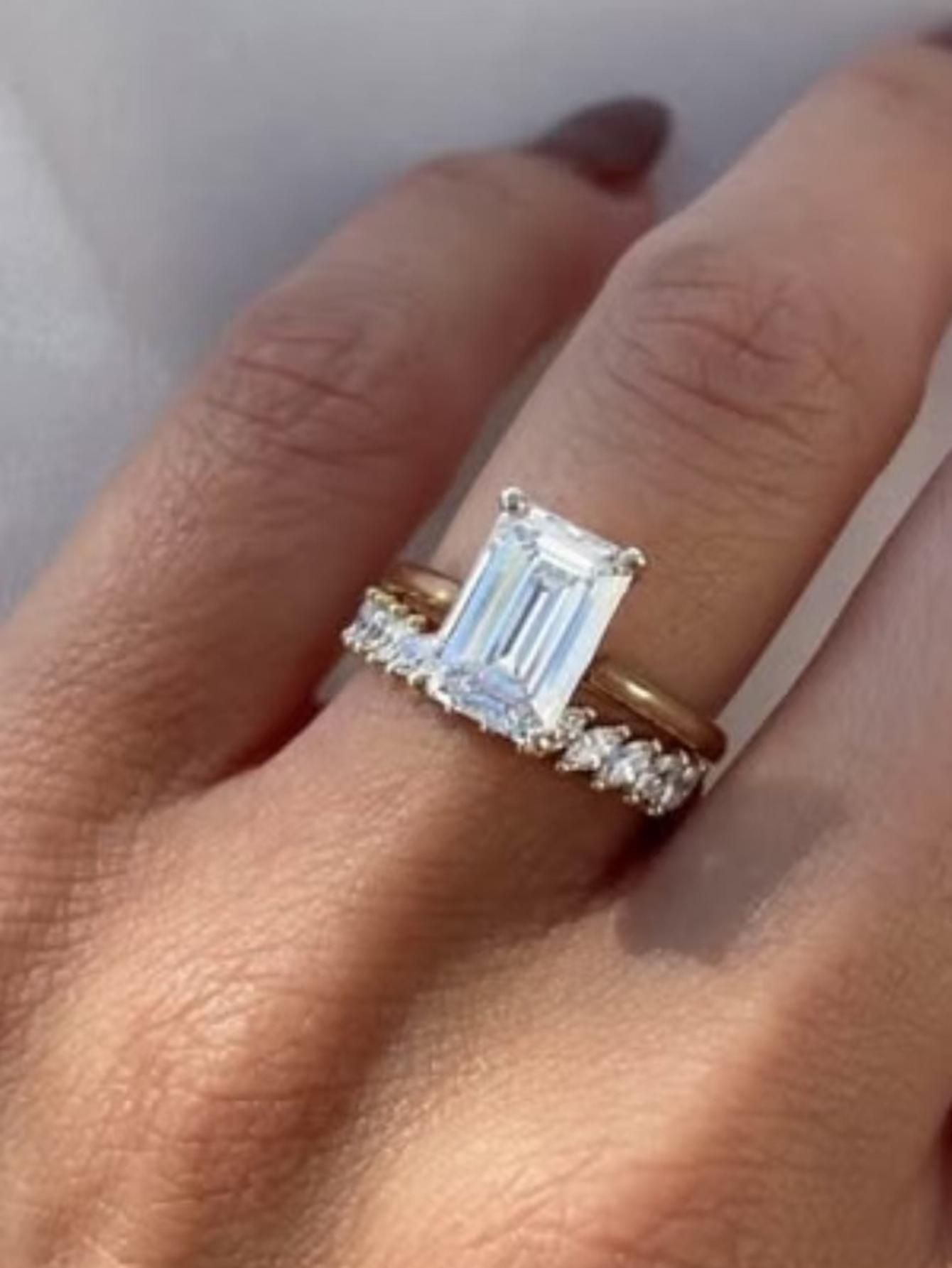 2PC S925 Silver Rectangular 3CT Moissanite Ring Set Fine Jewelry Gold Plated 18k Suitable for Gift Giving Anniversary 9 золотистий
2PC S925 Silver Rectangular 3CT Moissanite Ring Set Fine Jewelry Gold Plated 18k Suitable for Gift Giving Anniversary 9 золотистий