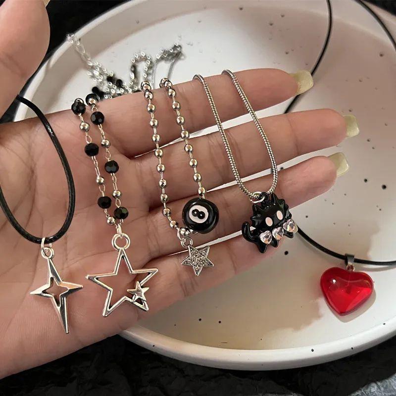 Acrylic beaded cross pendant necklace simple temperament versatile collarbone chain niche fashion high-end jewelry
Acrylic beaded cross pendant necklace simple temperament versatile collarbone chain niche fashion high-end jewelry