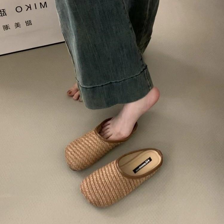 Comfortable and versatile cool slippers 2025 summer new woven design breathable casual flat bottom women s cool slippers half slippers 40 світло-коричневого кольору
Comfortable and versatile cool slippers 2025 summer new woven design breathable casual flat bottom women s cool slippers half slippers 40 світло-коричневого кольору