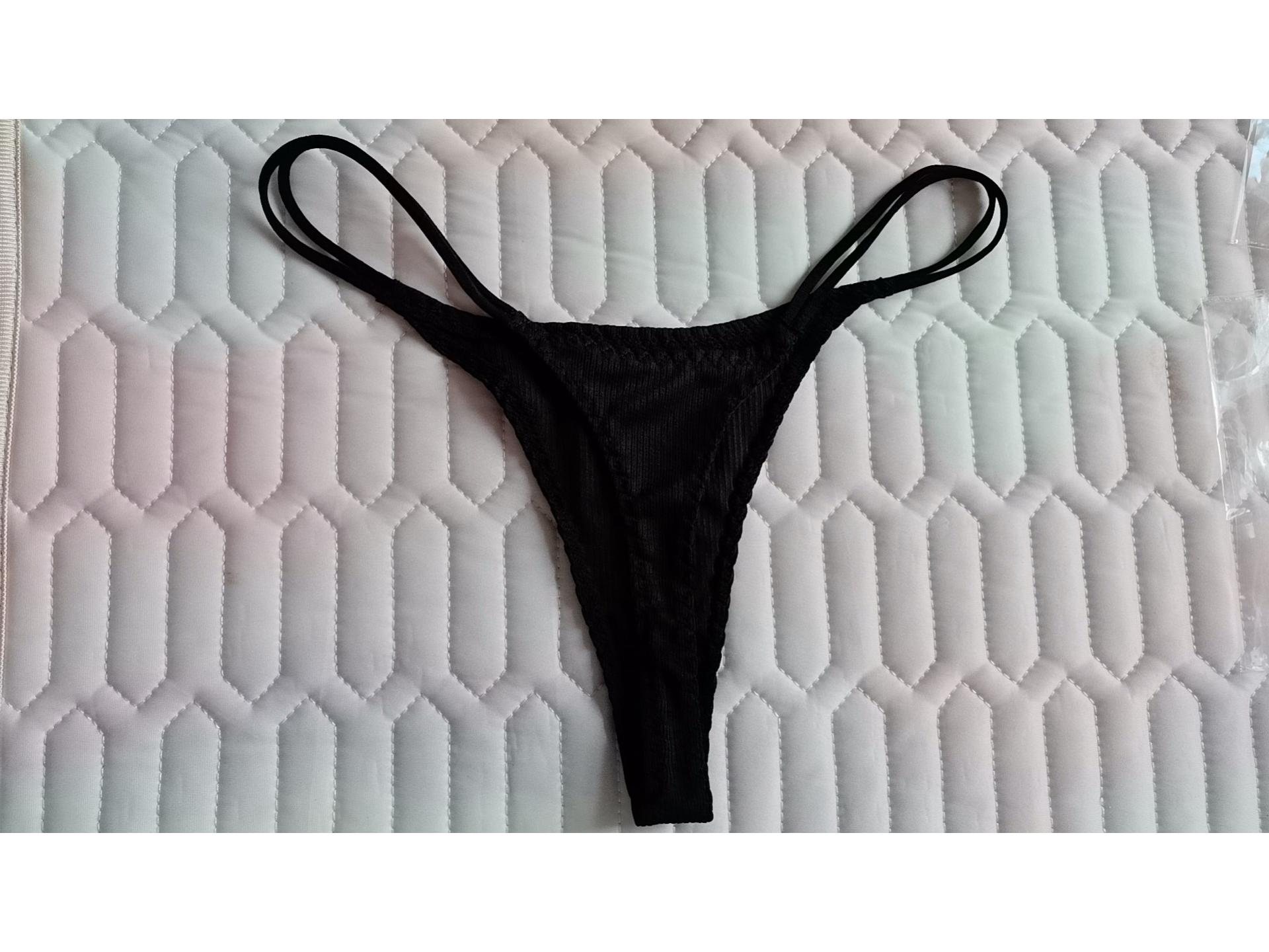 Європейсько-американський жіночий стрінг з рубчастої бавовни з тонкими бретелями - Зручний, дихаючий та сексуальний Т-подібний крій M
Європейсько-американський жіночий стрінг з рубчастої бавовни з тонкими бретелями - Зручний, дихаючий та сексуальний Т-подібний крій M