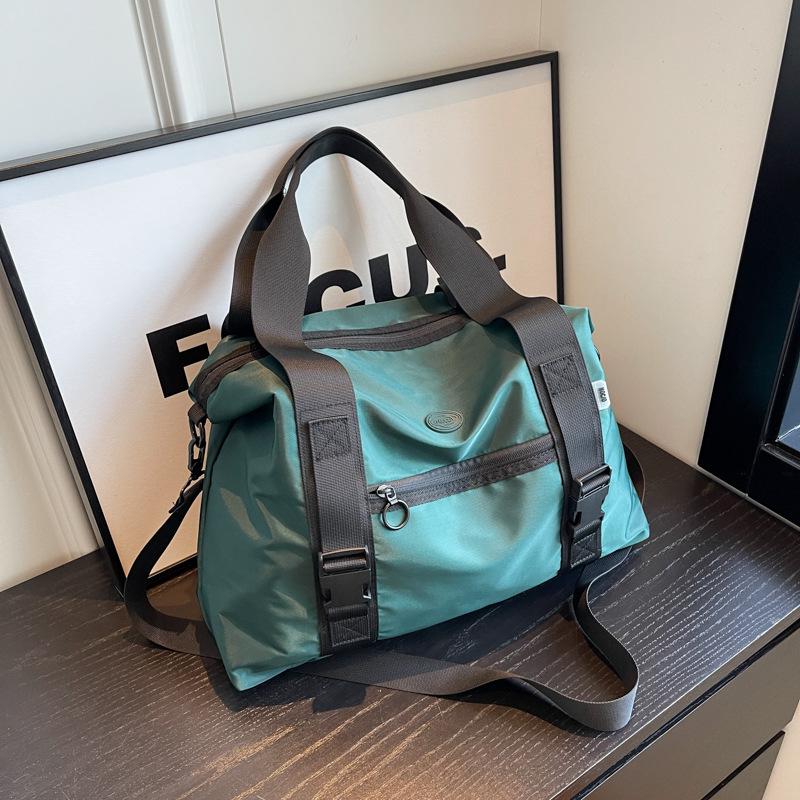 High-Capacity Women s Water-Resistant Gym and Travel Bag зелений
High-Capacity Women s Water-Resistant Gym and Travel Bag зелений