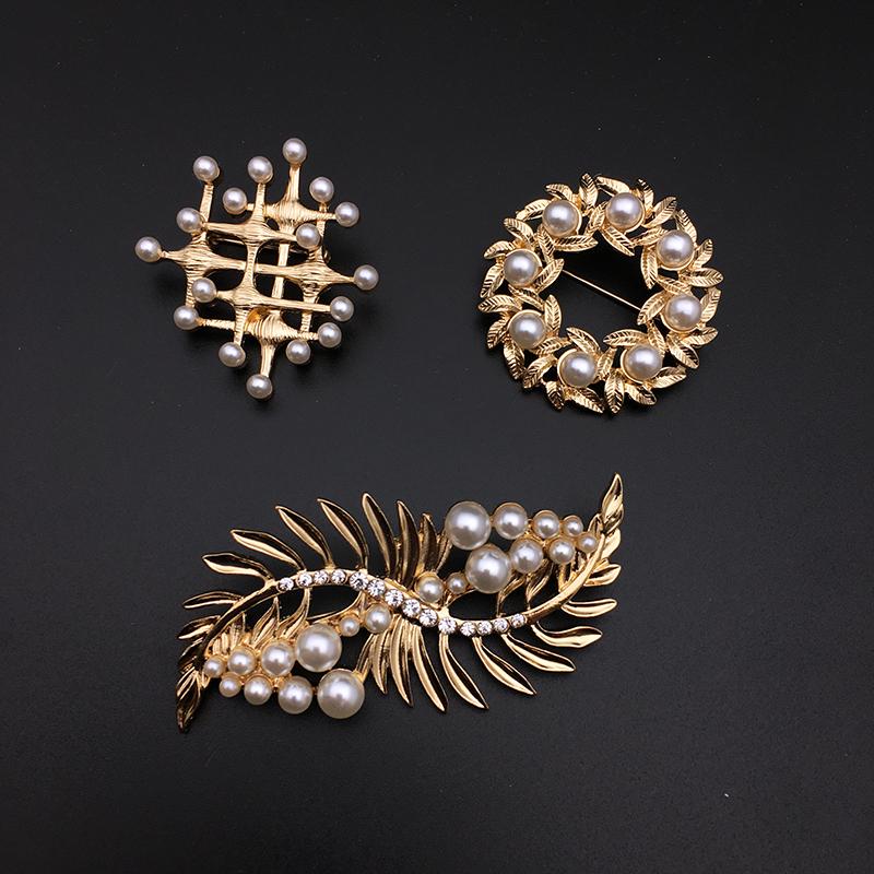 Retro Geometry Pearl Relief Metal Brooch Fashion Classical Literature Art Accessories Brooches For Women
Retro Geometry Pearl Relief Metal Brooch Fashion Classical Literature Art Accessories Brooches For Women