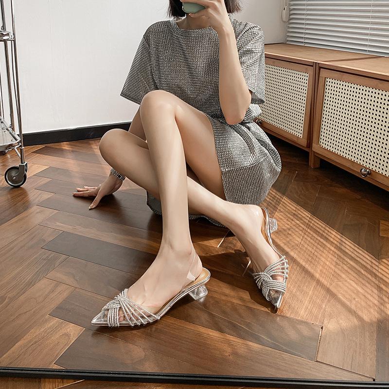 Rhinestone high heels women s new transparent one-word belt open-toed sandals thick-heeled slippers are not tired to wear 40
Rhinestone high heels women s new transparent one-word belt open-toed sandals thick-heeled slippers are not tired to wear 40