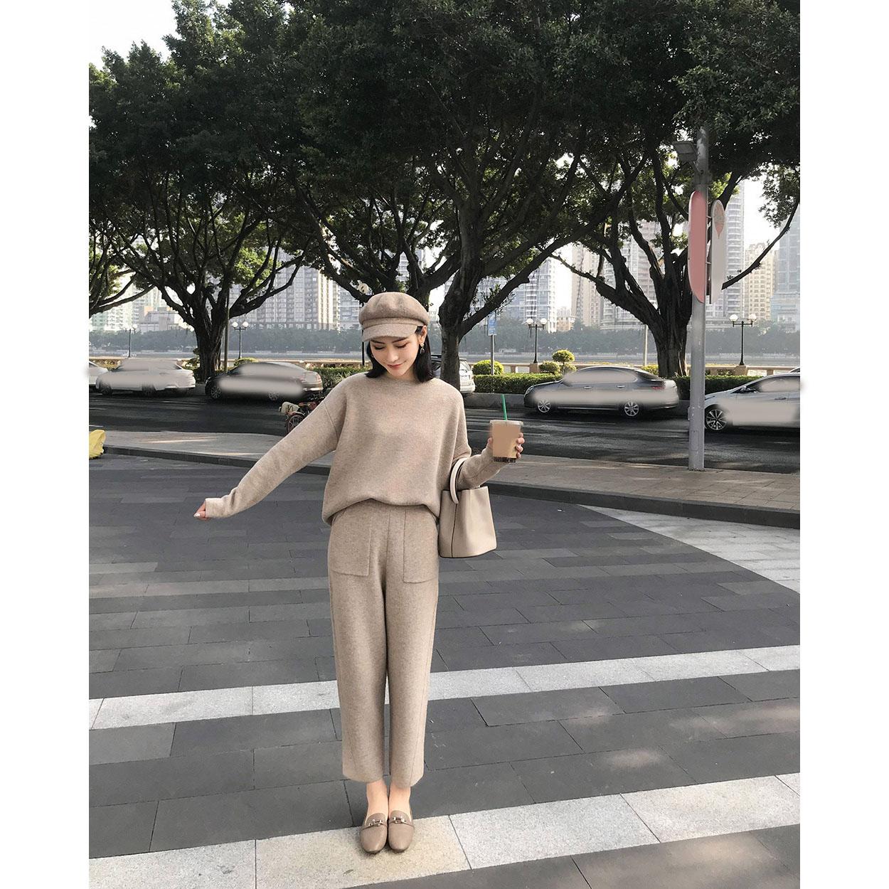 Осенне-зимние женские комплекты из 2 предметов: теплый трикотажный спортивный костюм с круглым вырезом, свитер и повседневные трикотажные штаны для похудения XS хаки
Осенне-зимние женские комплекты из 2 предметов: теплый трикотажный спортивный костюм с круглым вырезом, свитер и повседневные трикотажные штаны для похудения XS хаки