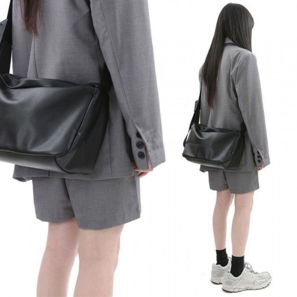 Vintage Style Black Single Shoulder Bag Large Capacity Travel Tote Bag Men s Crossbody Bags Daily
Vintage Style Black Single Shoulder Bag Large Capacity Travel Tote Bag Men s Crossbody Bags Daily