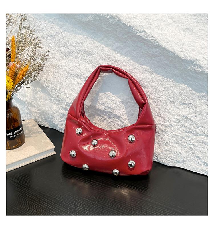 Fashion niche one-shoulder messenger bag, foreign personality 2025 spring new Korean version personalized portable underarm crescent bag розы красного
Fashion niche one-shoulder messenger bag, foreign personality 2025 spring new Korean version personalized portable underarm crescent bag розы красного