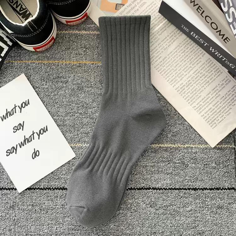 Men s Mid-Calf Solid Color Black & White Socks - Anti-Odor, Sweat-Wicking, Breathable, Trendy Sports Design for Boys One Size Bare Socks
Men s Mid-Calf Solid Color Black & White Socks - Anti-Odor, Sweat-Wicking, Breathable, Trendy Sports Design for Boys One Size Bare Socks