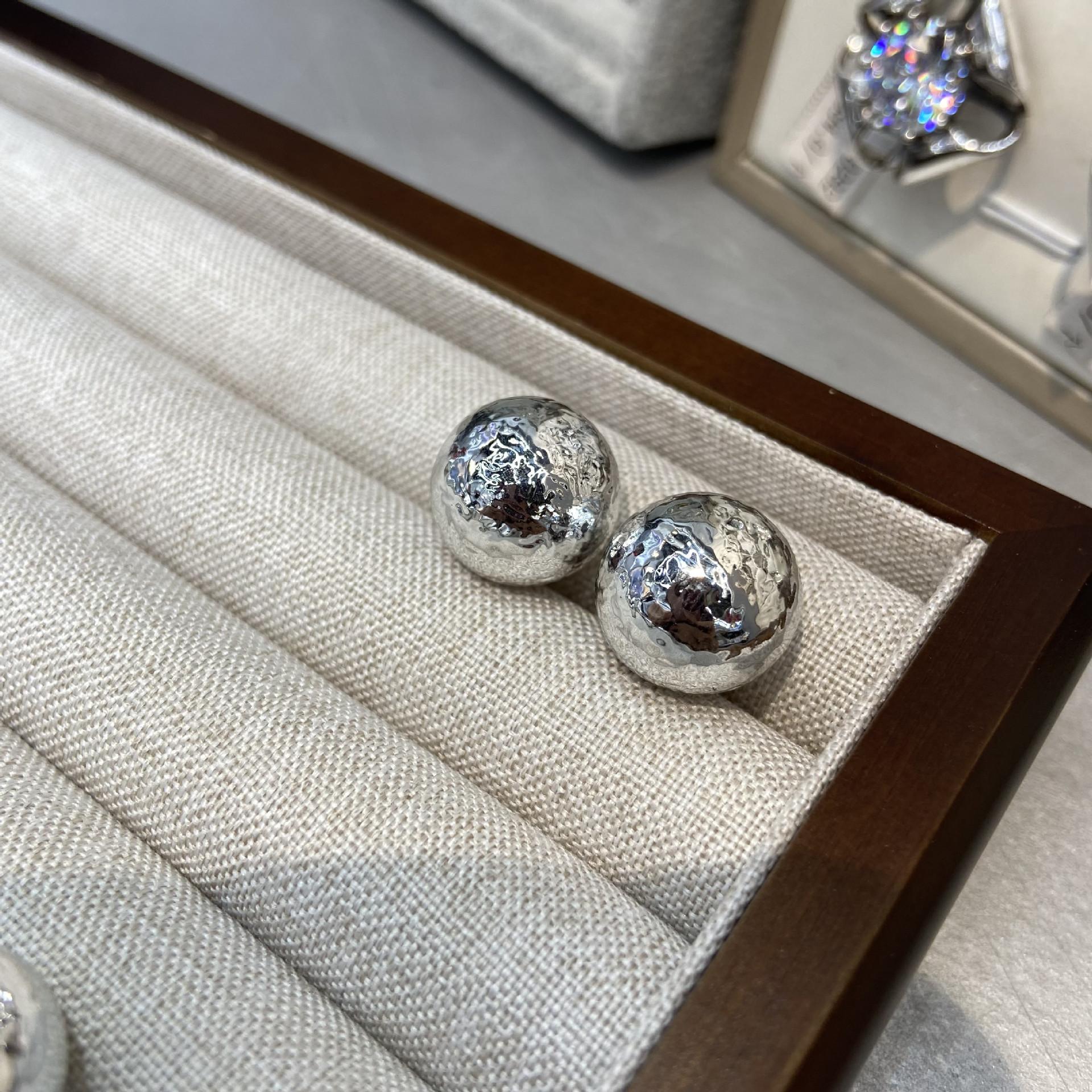 Round Ball Silver Stud Earrings Round Circle
Round Ball Silver Stud Earrings Round Circle