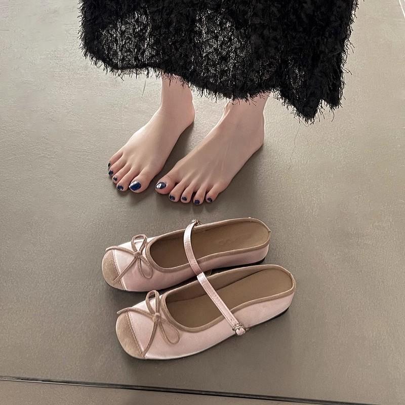 French bow ballet heightening bag head half slippers women s outer wear spring and summer 2025 new satin shoes 35 розовый
French bow ballet heightening bag head half slippers women s outer wear spring and summer 2025 new satin shoes 35 розовый