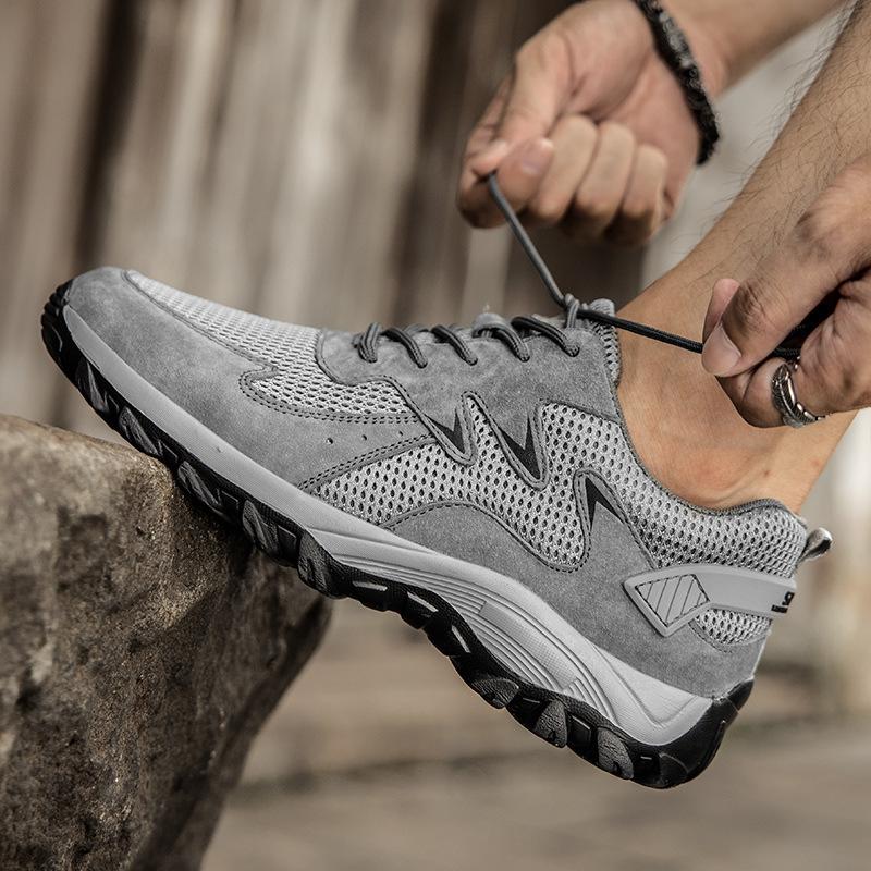 Autumn new sports style casual shoes men s outdoor fashion lightweight running shoes trendy shoes 38 чёрный
Autumn new sports style casual shoes men s outdoor fashion lightweight running shoes trendy shoes 38 чёрный