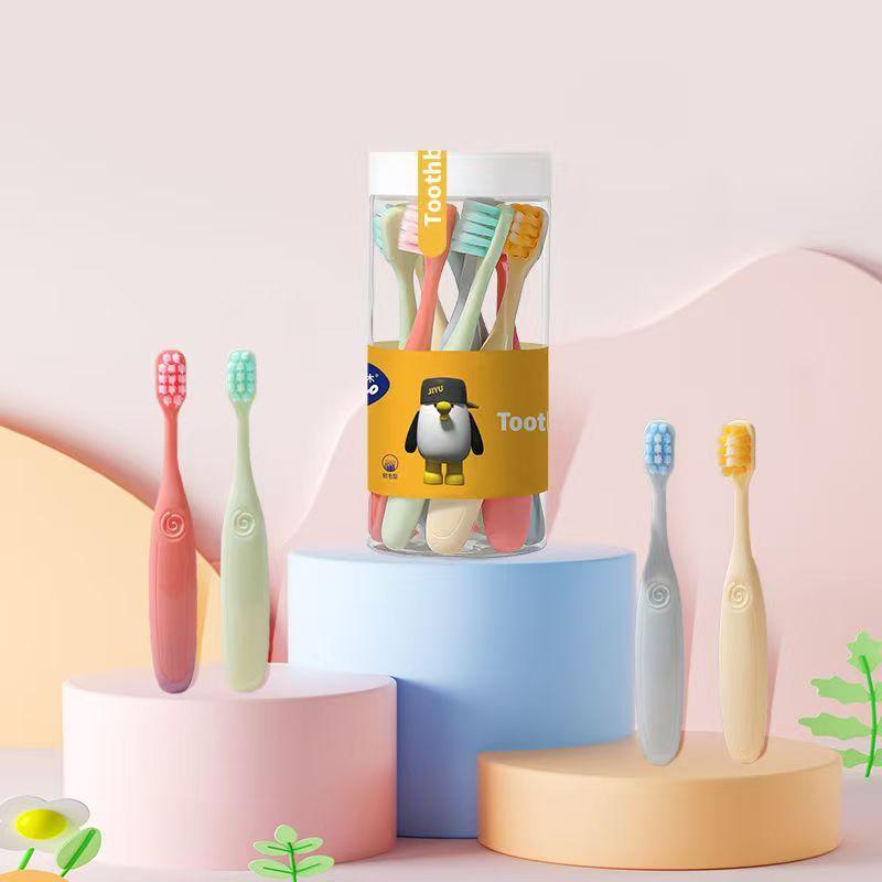 Children s Soft Bristle Toothbrush Set - Gum Cleaning, Multi-color, Ideal for Kindergarten Use. 13.8cm, 6 pieces
Children s Soft Bristle Toothbrush Set - Gum Cleaning, Multi-color, Ideal for Kindergarten Use. 13.8cm, 6 pieces